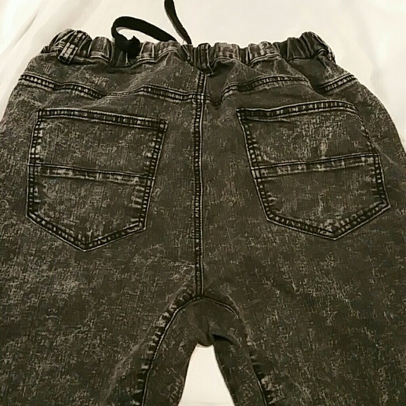 Victorious Los Angeles Elastic Waist Shorts - Picture 5 of 5